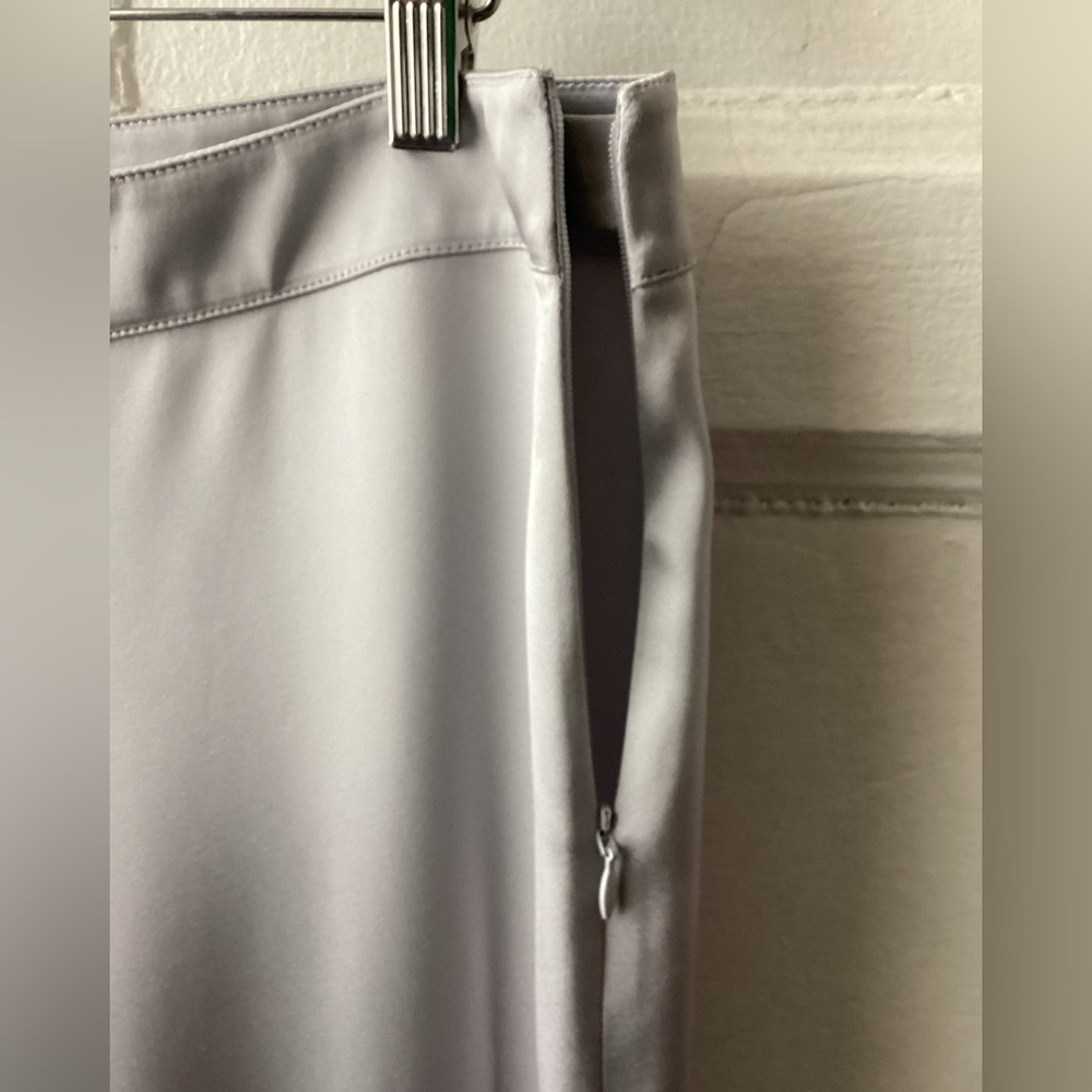 St. John Elegant Gray/Silver Satin Pants - Picture 8 of 12